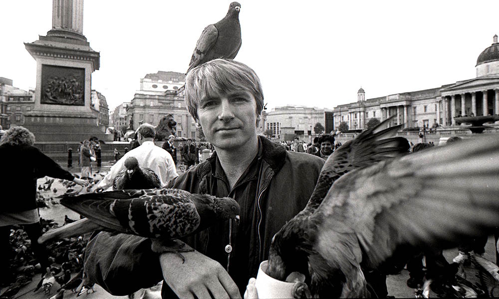 Neil Finn performing with Crowded House in Trafalgar Square, London, 1991
