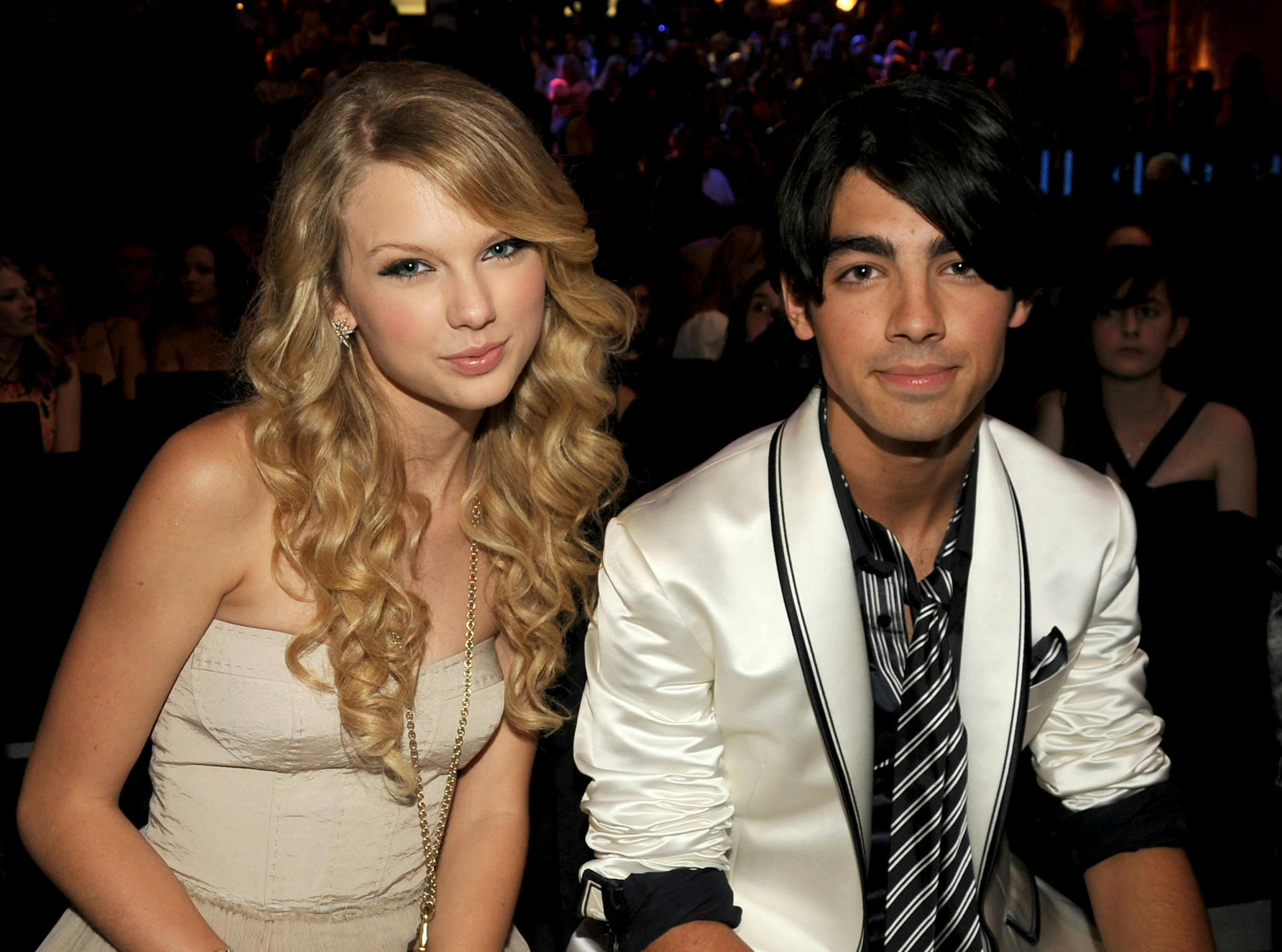 Taylor Swift and Joe Jonas in a photograph